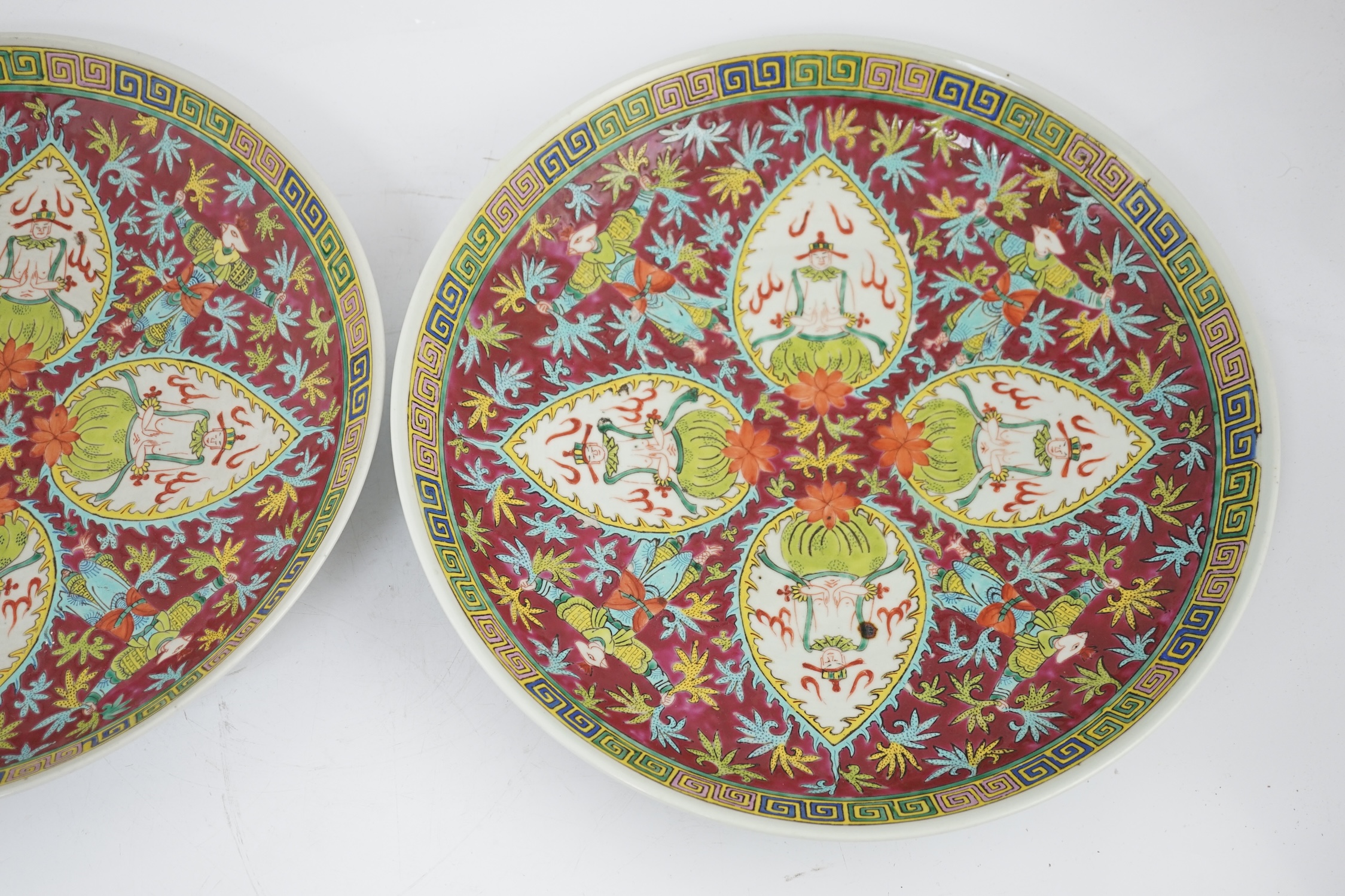 A pair of Chinese Bencharong enamelled porcelain dishes, Republic period, made for the Thai market